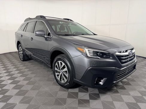 Used 2021 Subaru Outback Premium w/ Popular Package #1 AWD/4WD image 3
