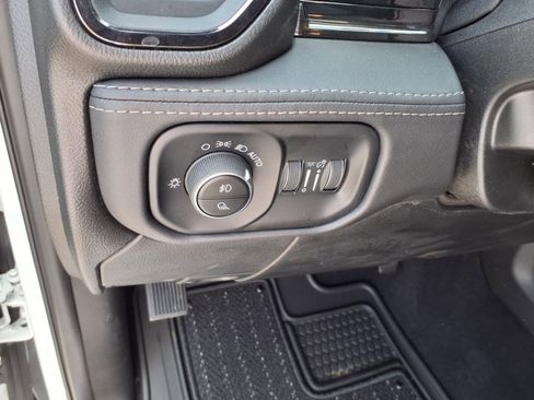 New 2025 RAM 2500 Limited image 9