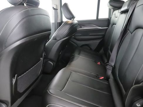 Used 2023 Jeep Grand Cherokee Limited AWD/4WD image 28