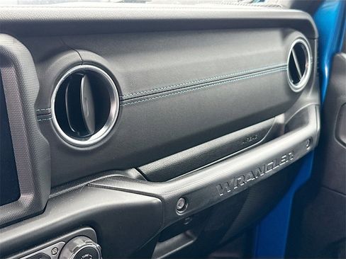 Used 2022 Jeep Wrangler Unlimited Rubicon 4xe w/ Steel Bumper Group image 17