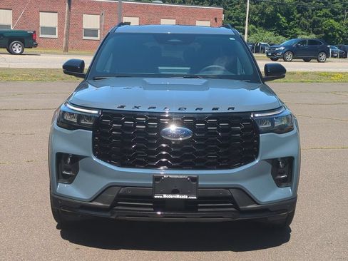 Used 2025 Ford Explorer ST-Line w/ Premium Package AWD/4WD image 9