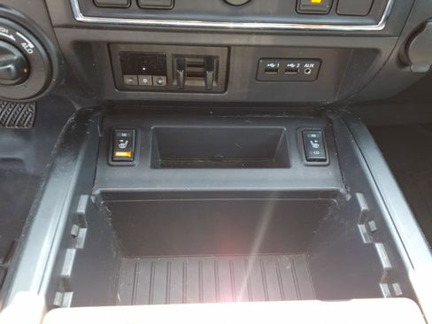 Used 2019 Nissan Titan SL w/ Midnight Edition AWD/4WD image 16