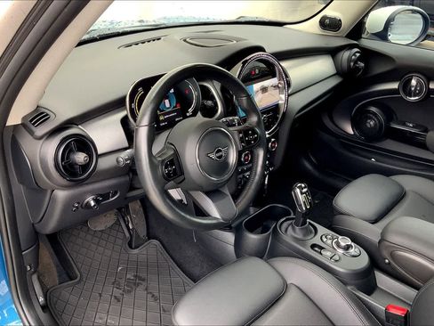 Used 2024 MINI Cooper SE image 3