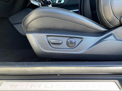 Used 2025 Ford Mustang Premium RWD image 27