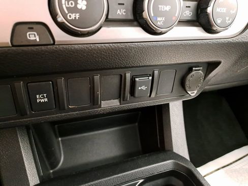 Used 2022 Toyota Tacoma SR image 19