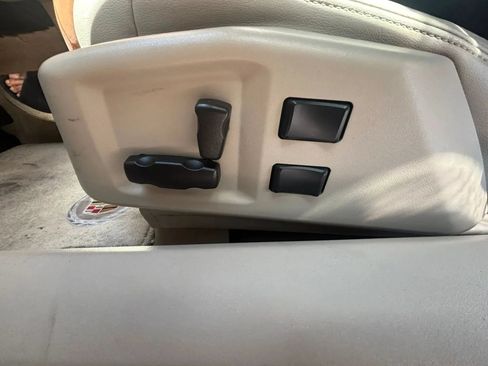 Used 2005 Cadillac XLR RWD image 27