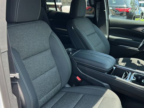 New 2026 Chevrolet Traverse LT w/ LPO, Floor Liner Package AWD/4WD image 13