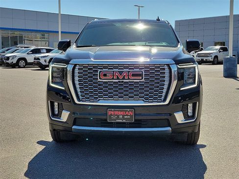 Used 2023 GMC Yukon XL Denali image 3