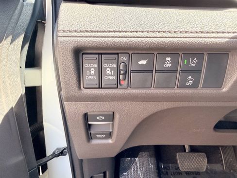Used 2018 Honda Odyssey EX-L image 23