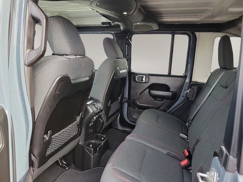 Used 2025 Jeep Wrangler Unlimited Rubicon image 9