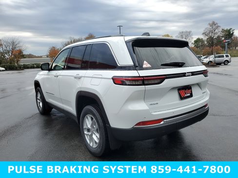 New 2025 Jeep Grand Cherokee Laredo w/ Luxury Tech Group I AWD/4WD image 7