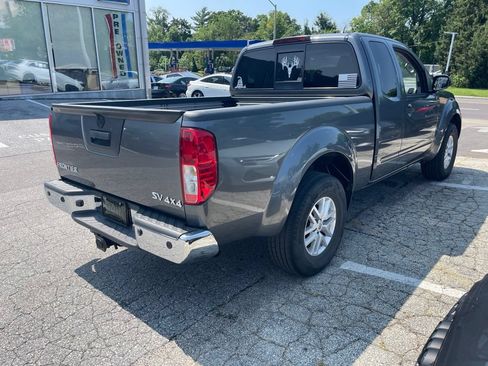 Used 2016 Nissan Frontier SV w/ SV Value Truck Package AWD/4WD image 10