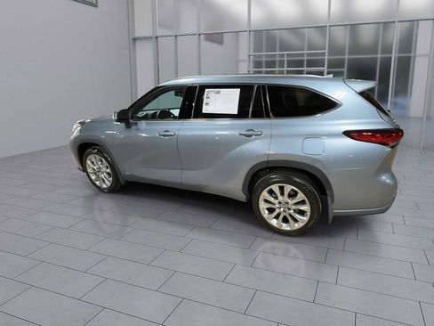 Used 2023 Toyota Highlander Limited AWD/4WD image 6