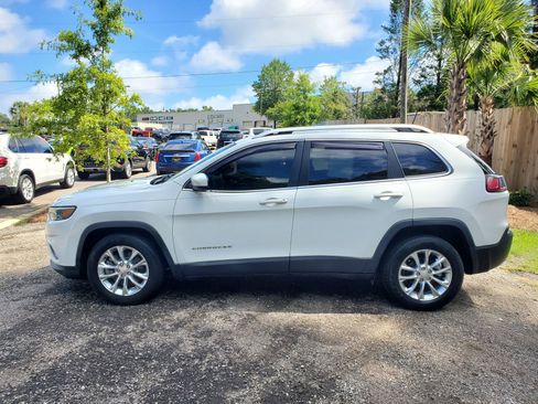 Used 2019 Jeep Cherokee Latitude w/ Popular Appearance Group FWD image 4