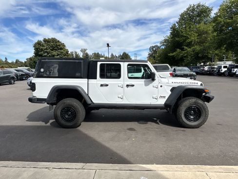 Certified 2024 Jeep Gladiator Rubicon w/ Technology Group AWD/4WD image 6
