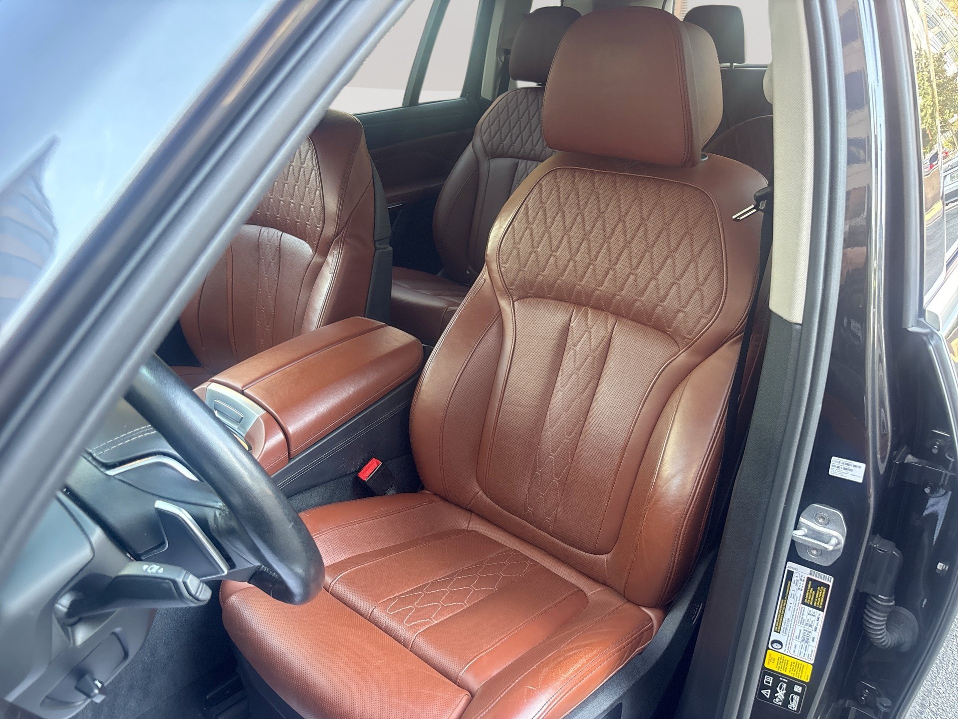 Used 2020 BMW X7 xDrive40i w/ Executive Package AWD/4WD image 13