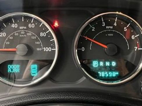 Used 2016 Jeep Wrangler Sahara w/ Connectivity Group AWD/4WD image 23