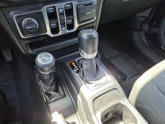 Used 2022 Jeep Wrangler Unlimited Sport w/ Sun And Sound Package AWD/4WD image 13