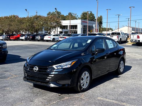 Used 2025 Nissan Versa S w/ Trunk Package image 12