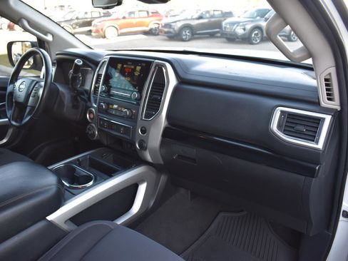 Used 2021 Nissan Titan SV w/ SV Convenience Package image 65