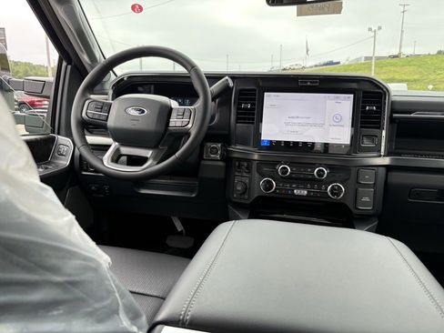 New 2026 Ford F350 Lariat w/ Black Appearance Package image 29