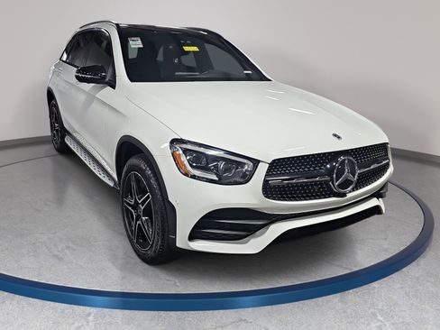 Used 2022 Mercedes-Benz GLC 300 4MATIC image 4