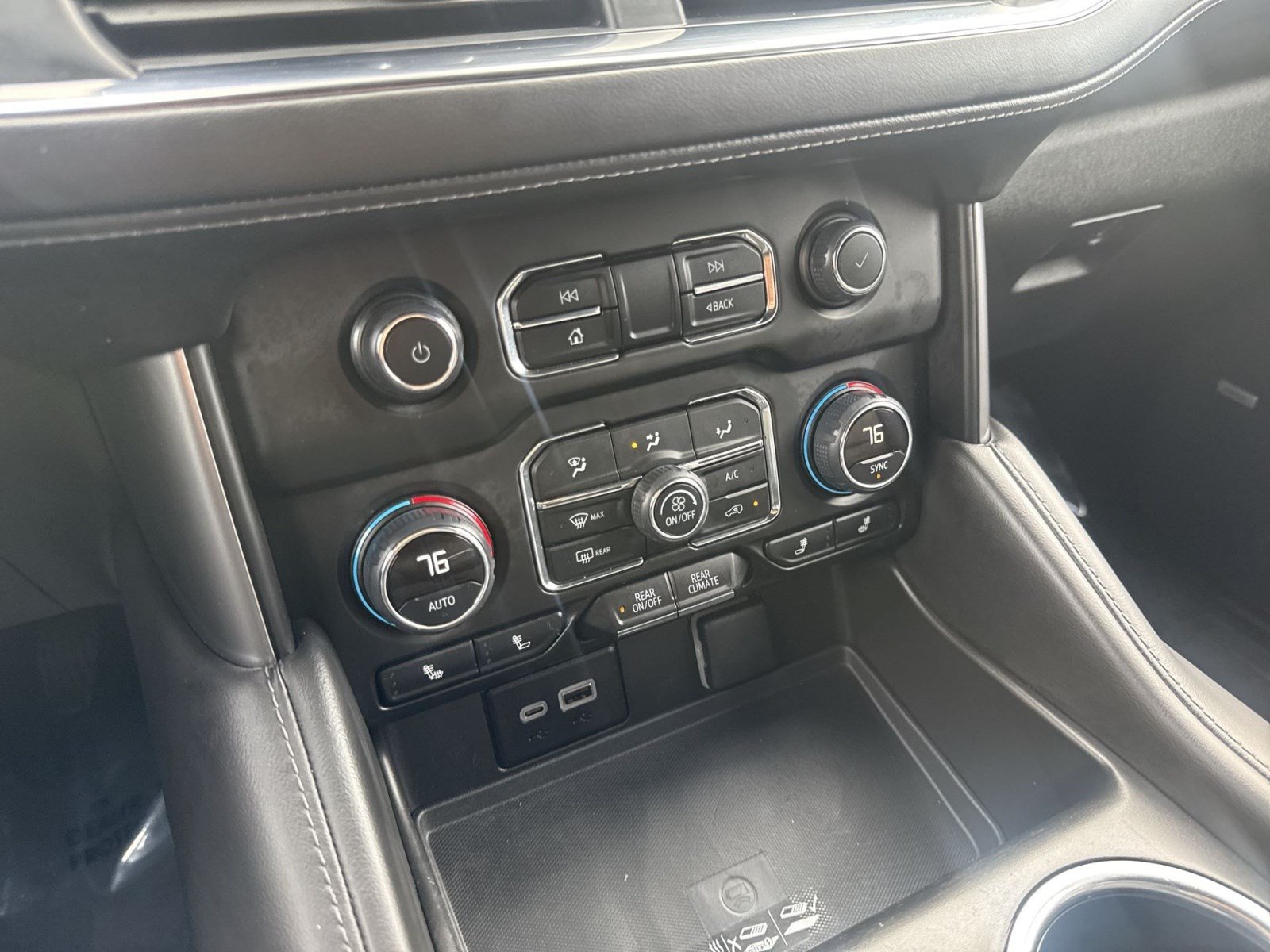 Used 2024 Chevrolet Suburban LT AWD/4WD image 20