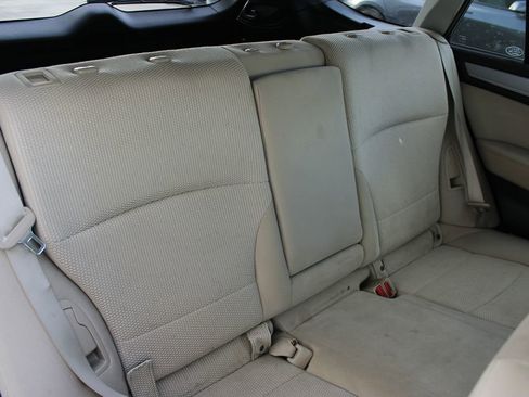 Used 2017 Subaru Outback 2.5i Premium image 20