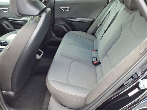 New 2025 Kia K4 LX image 12