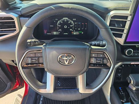 Used 2025 Toyota Sequoia Platinum image 22