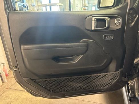 Used 2022 Jeep Wrangler Sport AWD/4WD image 12
