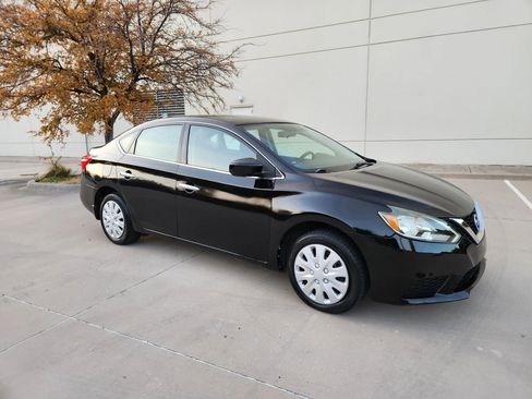 Used 2018 Nissan Sentra S image 25
