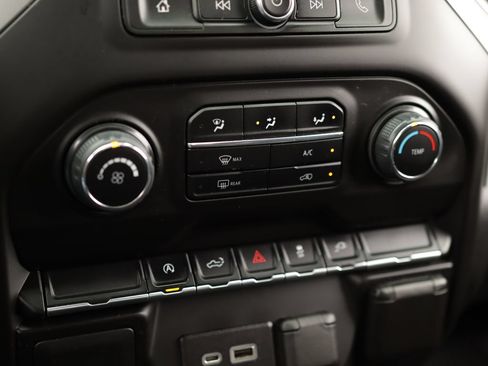 Used 2022 Chevrolet Silverado 1500 Custom AWD/4WD image 16