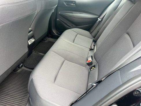 Used 2025 Toyota Corolla LE FWD image 12