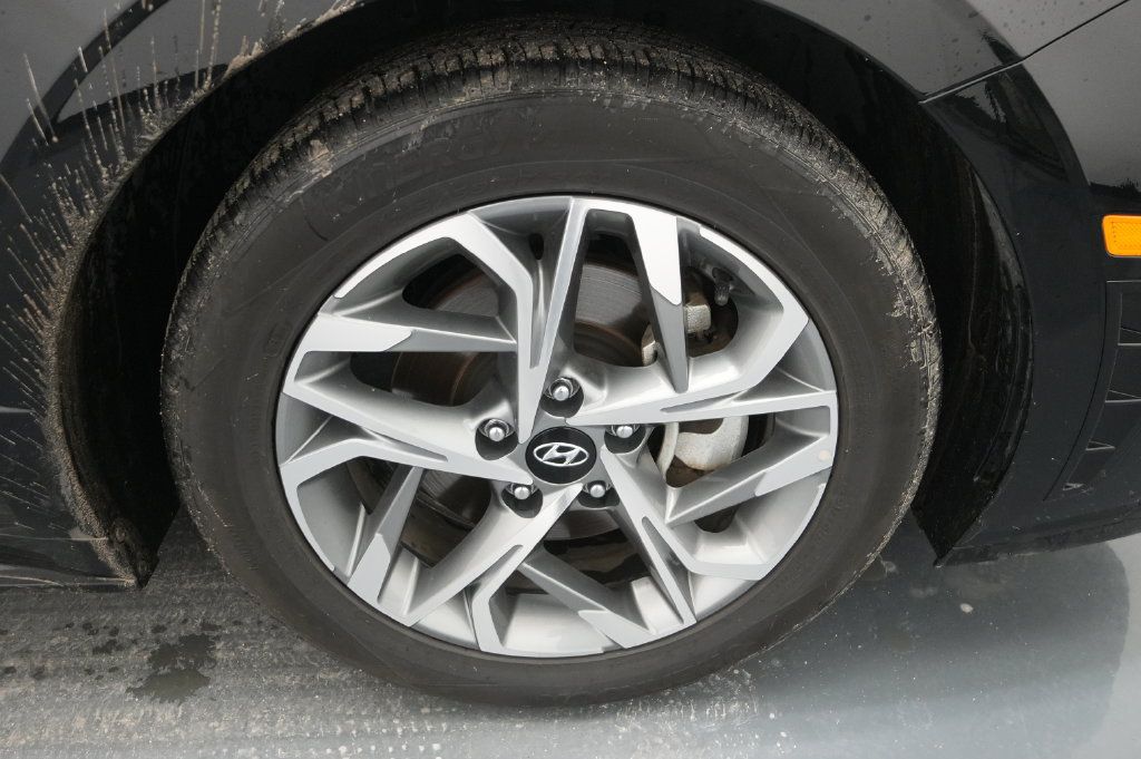 Used 2023 Hyundai Sonata SEL w/ Convenience Package FWD image 11