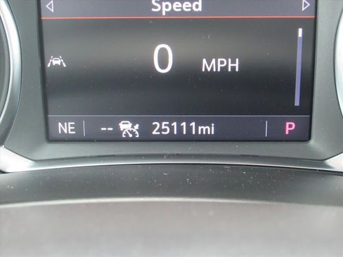 Used 2024 Chevrolet Equinox Premier FWD image 29