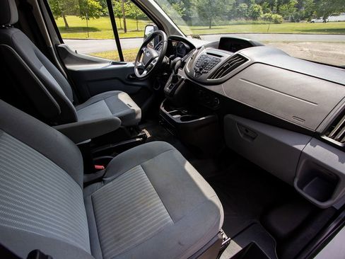 Used 2019 Ford Transit 250 130 Low Roof image 19