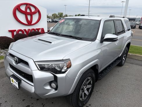 Used 2018 Toyota 4Runner TRD Off-Road Premium AWD/4WD image 1