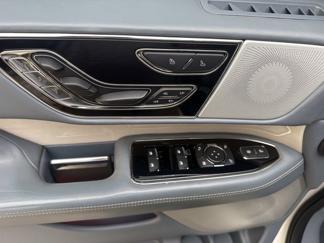 Used 2024 Lincoln Navigator L Black Label AWD/4WD image 11