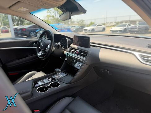 Used 2025 Genesis G70 2.5T RWD image 23