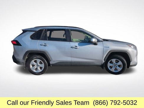 Used 2021 Toyota RAV4 XLE image 7