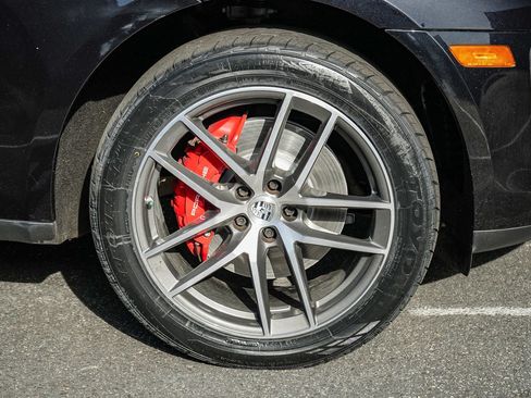 Used 2022 Porsche Macan S AWD/4WD image 10