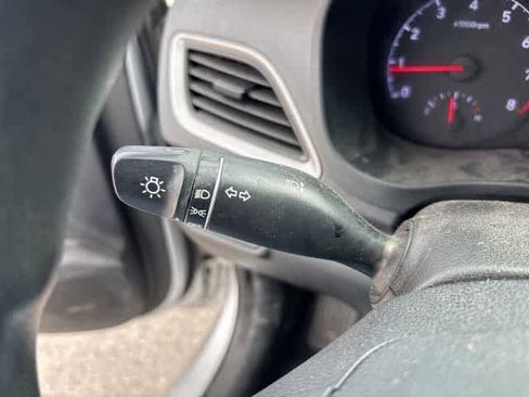 Used 2020 Hyundai Accent SE FWD image 15