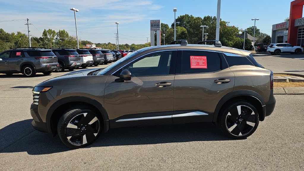 Certified 2025 Nissan Kicks SR FWD image 15