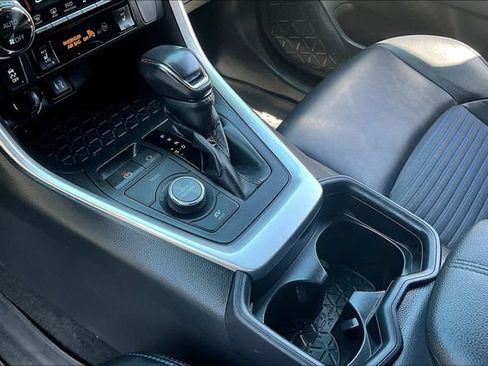 Used 2019 Toyota RAV4 XSE w/ XSE Weather Package AWD/4WD image 18