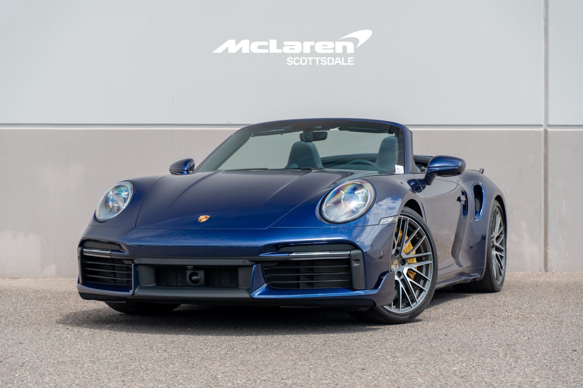 Used 2022 Porsche 911 Cabriolet AWD/4WD image 2