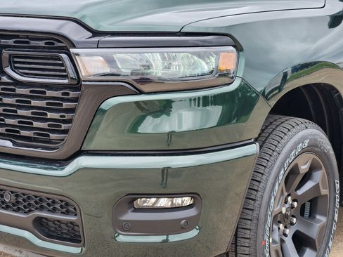 New 2026 RAM 1500 Express AWD/4WD image 10