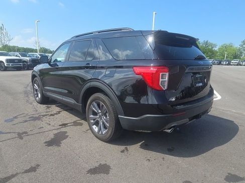 Used 2024 Ford Explorer XLT w/ Equipment Group 202A AWD/4WD image 15