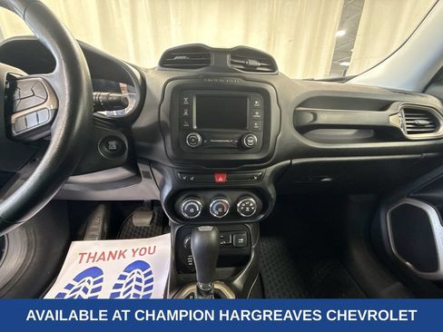 Used 2017 Jeep Renegade Latitude w/ Cold Weather Group AWD/4WD image 14