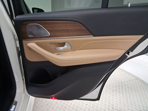 Used 2024 Mercedes-Benz GLE 350 4MATIC image 32